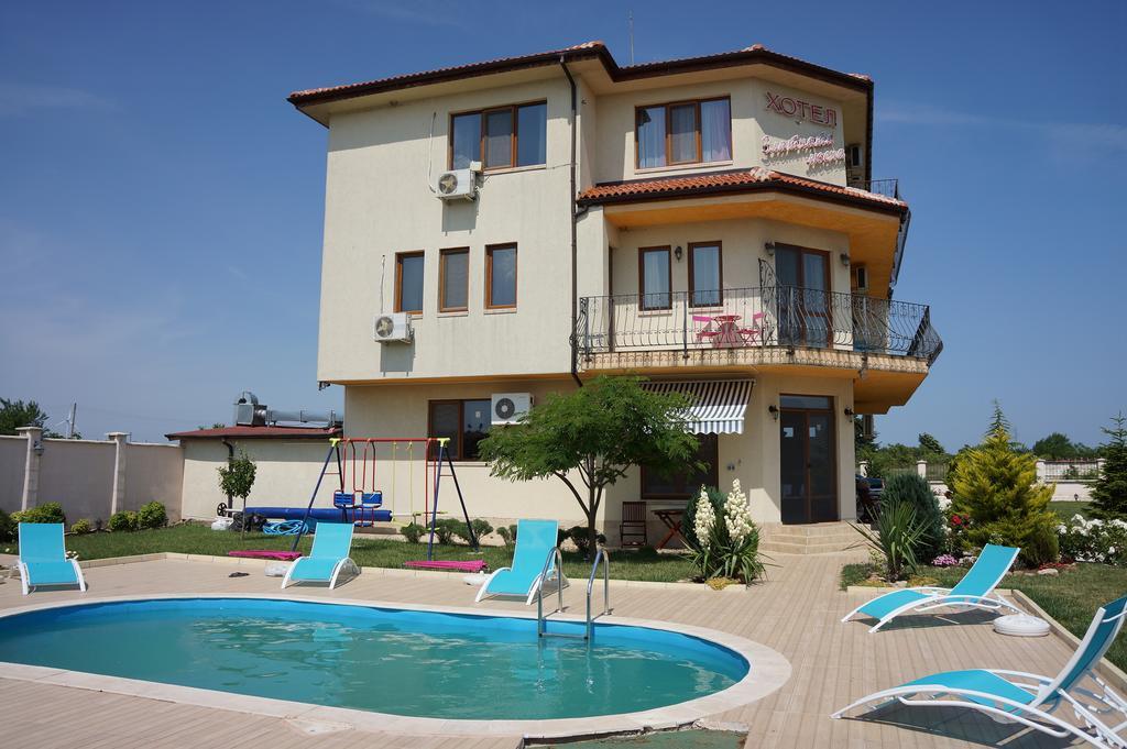Guest House Golden Flake 4Km From Bolata Beach Bŭlgarevo 외부 사진