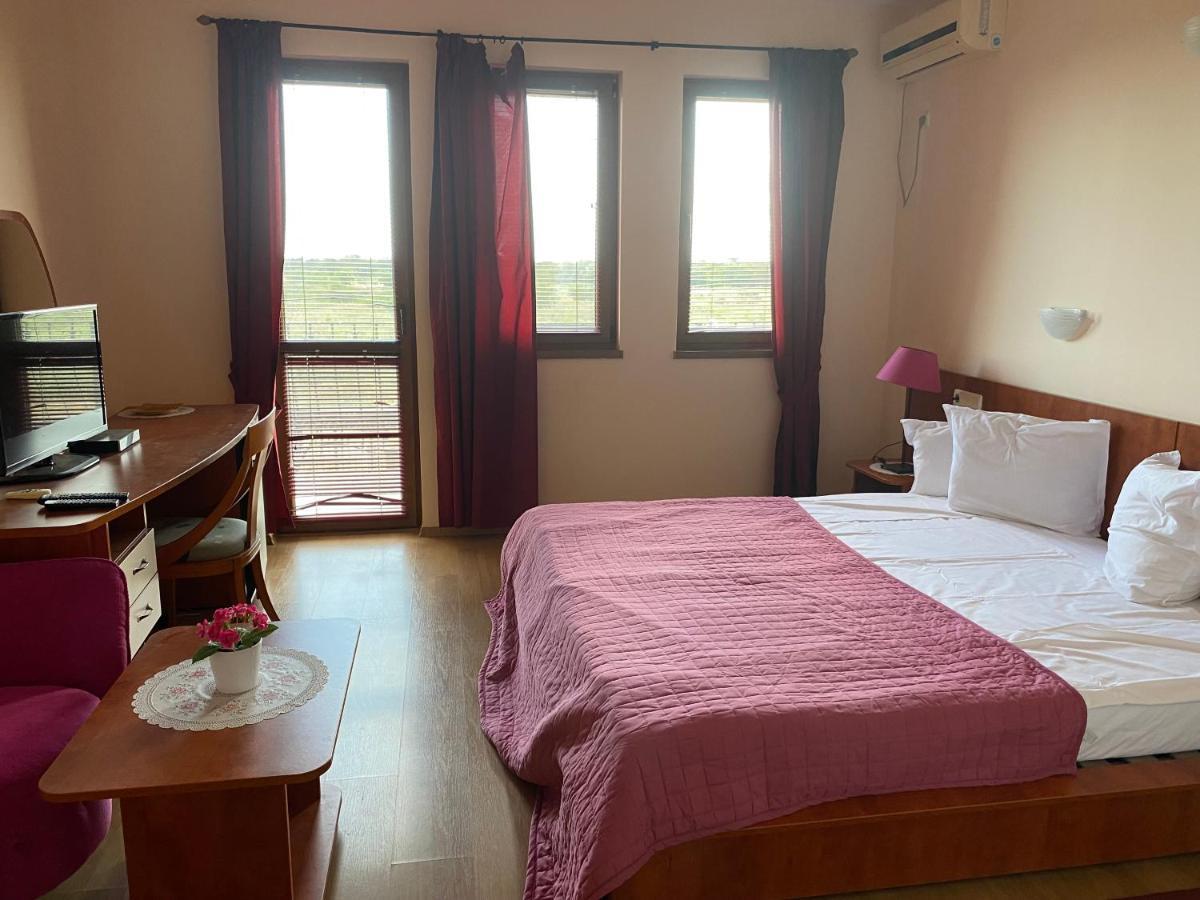 Guest House Golden Flake 4Km From Bolata Beach Bŭlgarevo 외부 사진