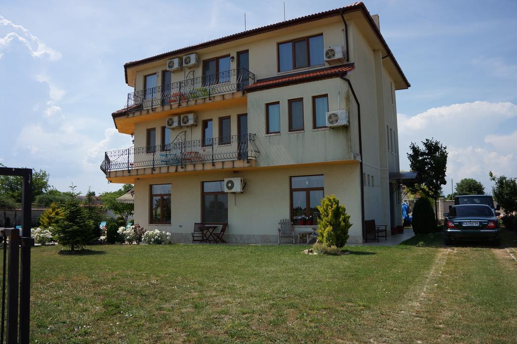 Guest House Golden Flake 4Km From Bolata Beach Bŭlgarevo 외부 사진