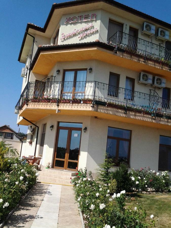 Guest House Golden Flake 4Km From Bolata Beach Bŭlgarevo 외부 사진